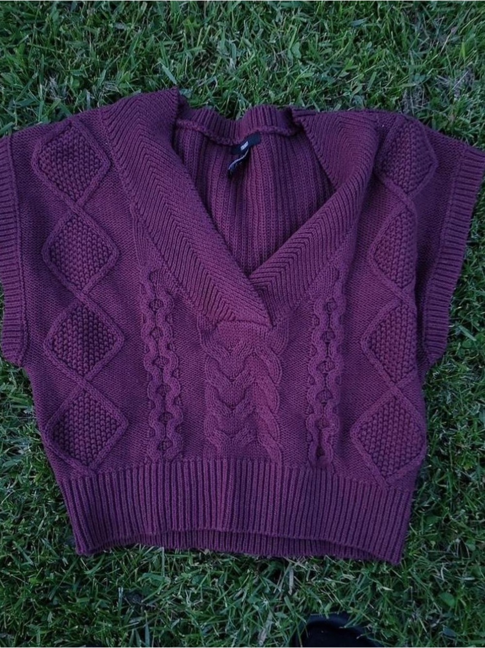 Women's Cable Knit V-Neck Sweater Vest - Plum